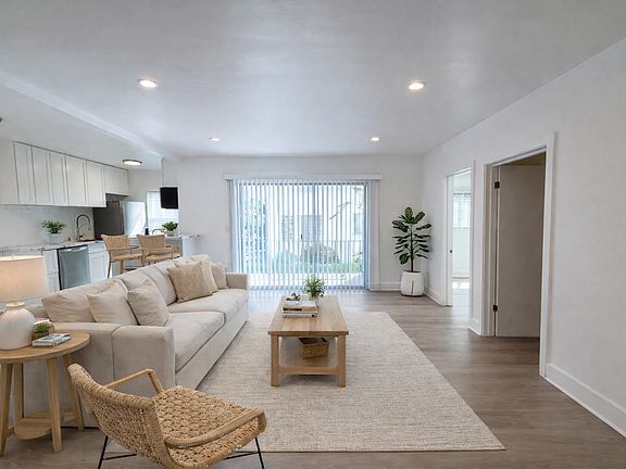 4th image of 1641 N Poinsettia Pl APT 2