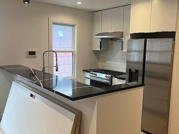 5th image of 90-17 55th Ave #2