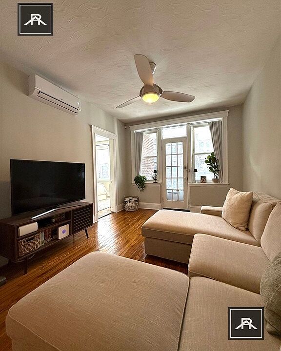 2nd image of 327 Summit Ave #202