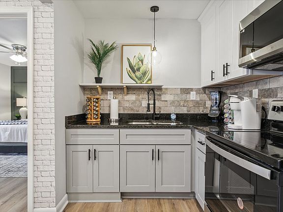 4th image of 2903 W Mercury Blvd APT 9