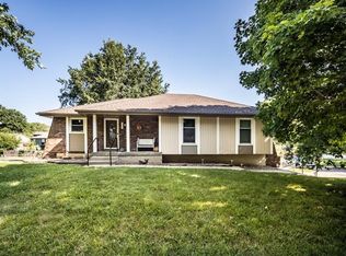 305 SW Keystone Dr, Blue Springs, MO 64014