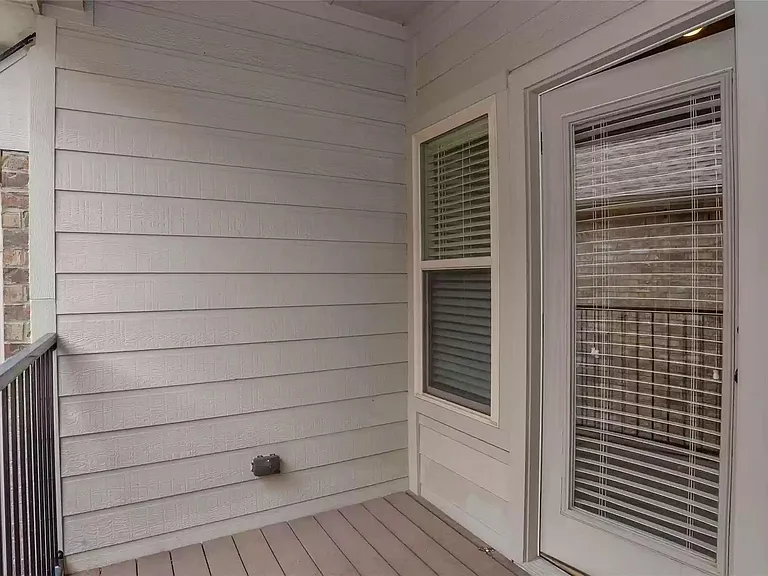 231 Carrington Ln — Photo 23
