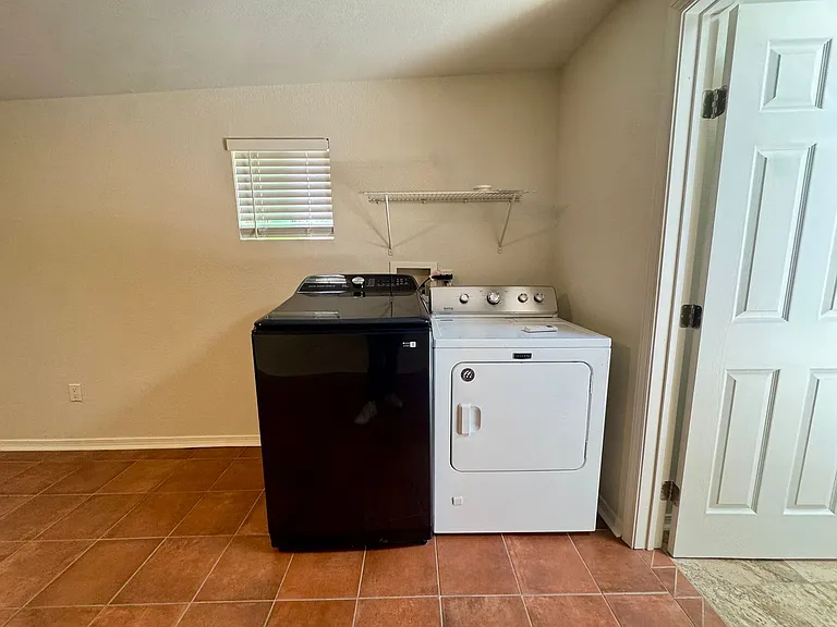 216 Carlisle Blvd NE — Photo 15