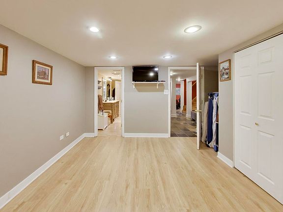 29th image of this home