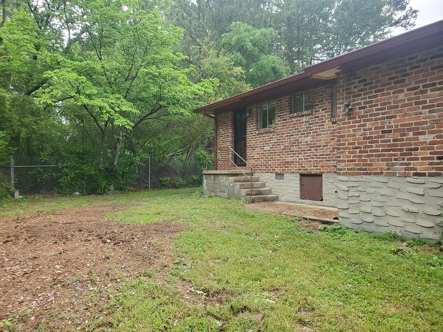 2 bed, 900 sqft, $1,200 — Photo 3