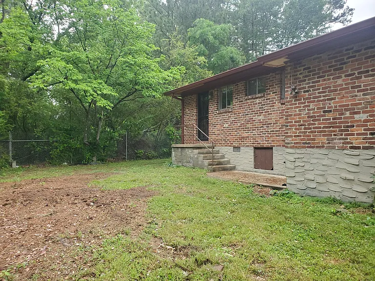 1803 N Concord Rd #B — Photo 3