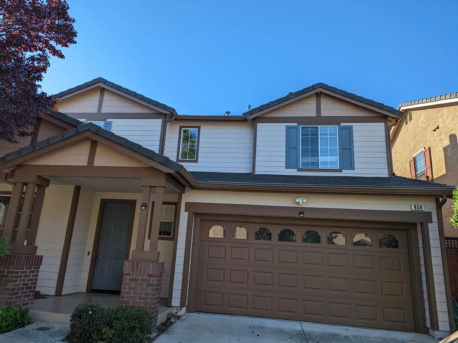 3 bed, 2.5 bath, 2292 sqft, $5,350 — Photo 1