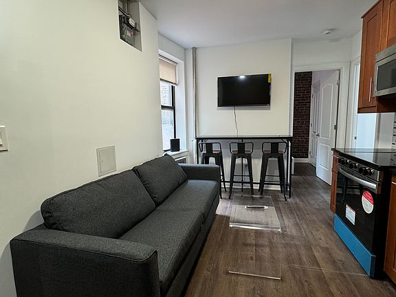 2nd image of 2475 Hughes Ave APT 1D