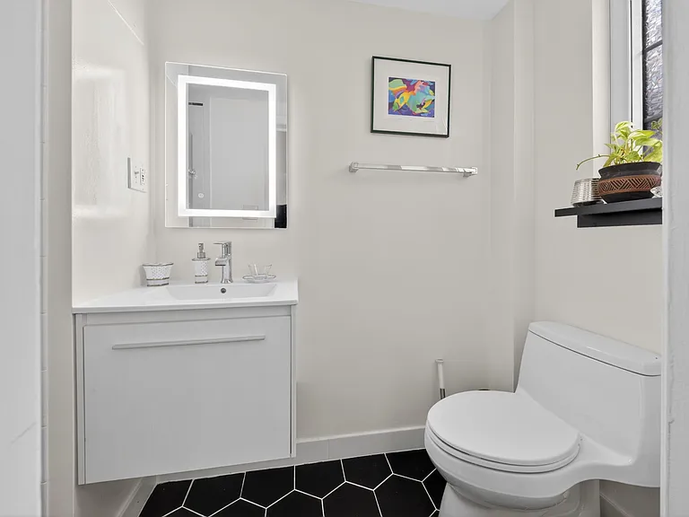 Lower Level Full Bathroom