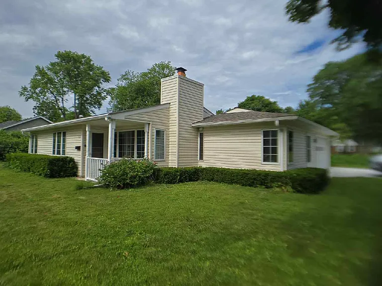 5916 Cornflower Ln — Photo 2