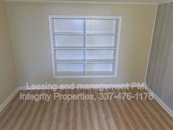3rd image of 110 Canary Ln