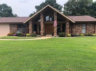 737 Cove Point Dr, Riverside, AL 35135