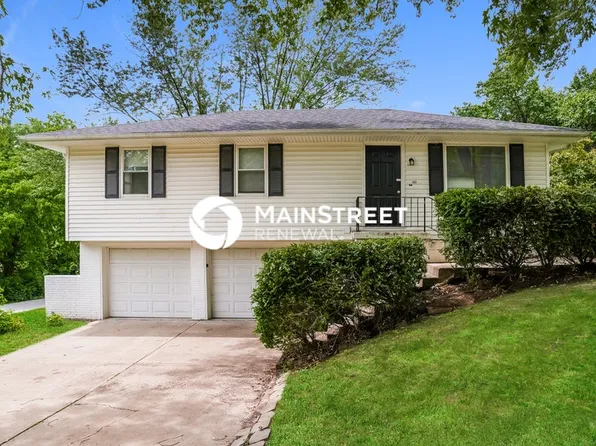 102 N Charlotte St, Sugar Creek, MO 64054