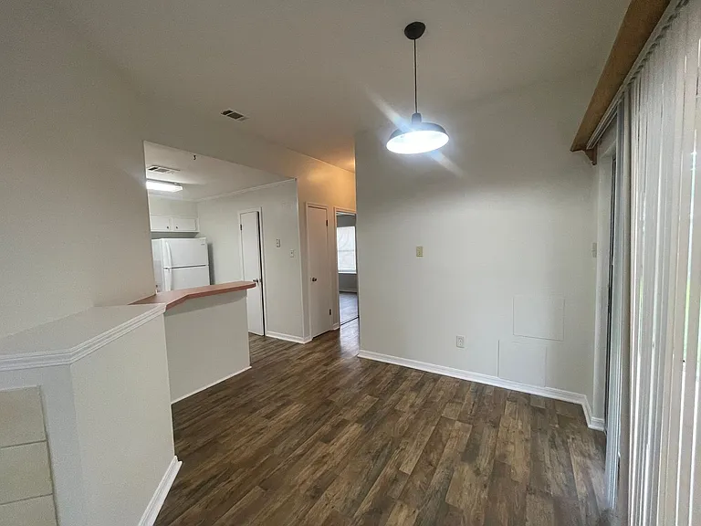 1416 Williamsburg Dr — Photo 4