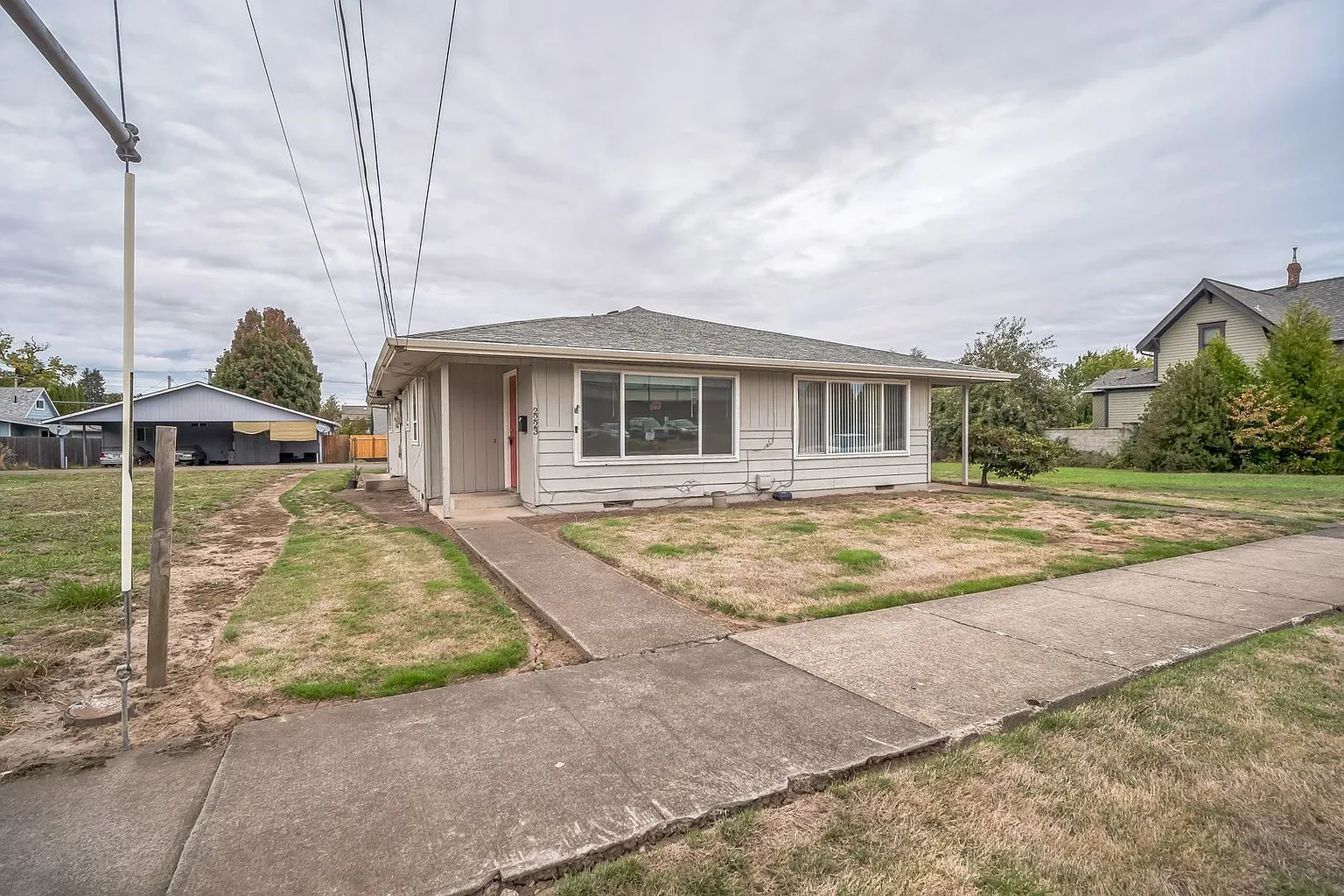 2223 University Ave photo 1