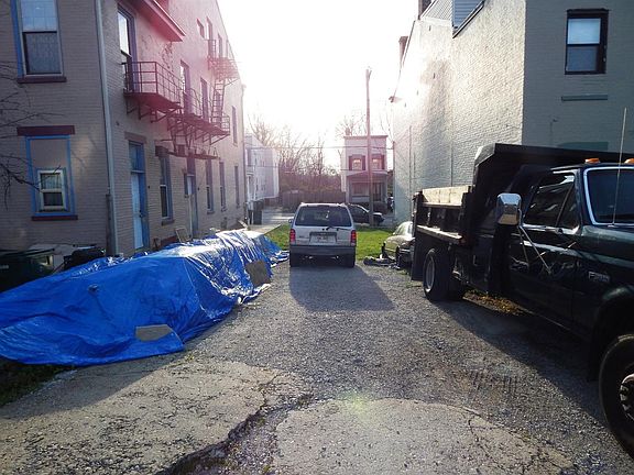 4th image of 1821 Highland Ave