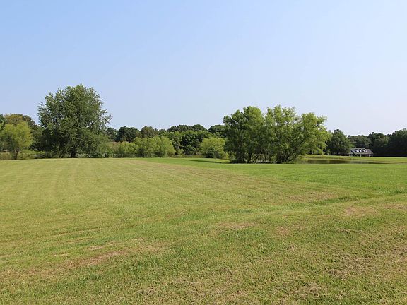 3rd image of 1 Eagle Lake Rd