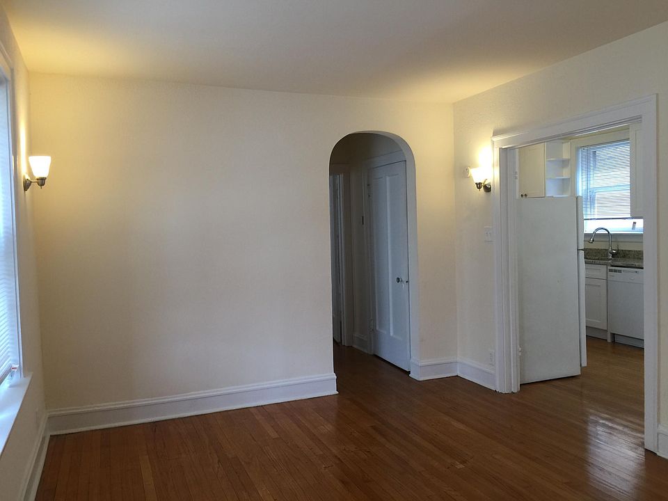 1st image of 2049 W Berwyn Ave APT 2A