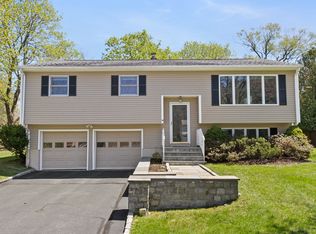 2 Kingswood Rd, Danbury, CT 06811
