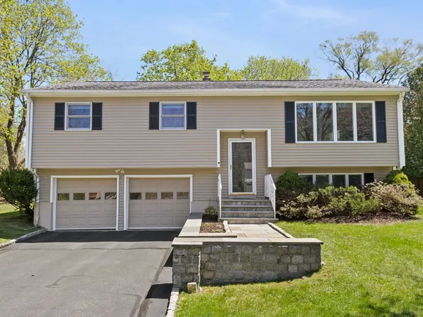 2 Kingswood Road, Danbury, CT 06811