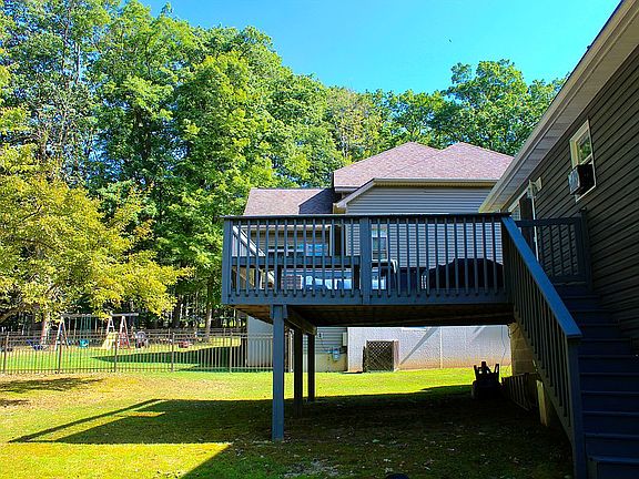 4th image of 3133 Bay Rd