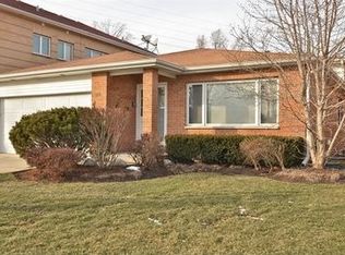 5316 Lee St, Skokie, IL 60077