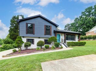 6300 Ashcrest Dr, Charlotte, NC 28217