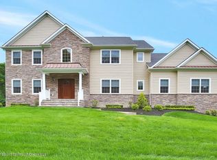 29 Hillcrest Rd, Holmdel, NJ 07733