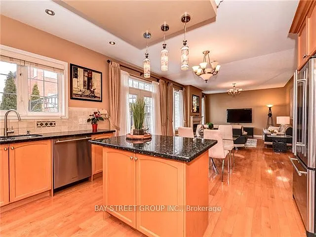 43 Larkmead Cres — Photo 5