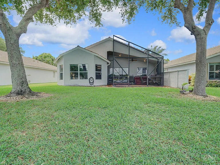 5335 Vernio Ln — Photo 35