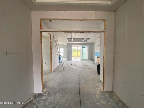4th image of 3419 Island Lakes Drive
