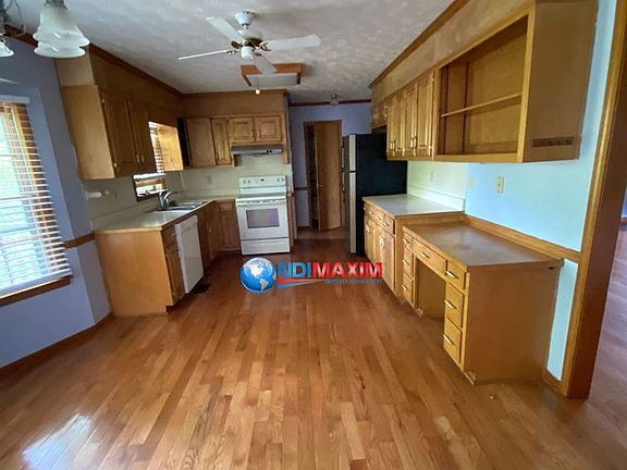 4th image of 1681 Sundale Dr