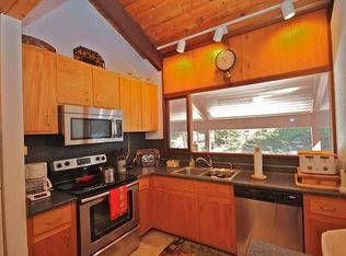 290 Village Ln, Brownsville, VT 05037