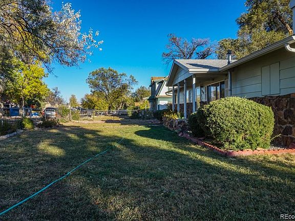 4th image of 900 Harding Ave
