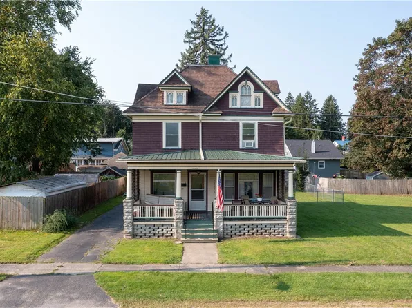 38 Lincoln Ave N, Dansville, NY 14437