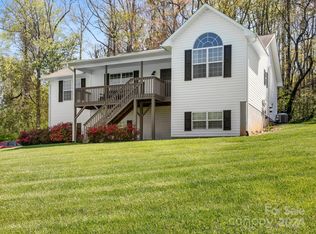 37 N Willow Brook Dr, Asheville, NC 28806