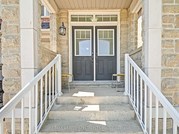 3rd image of 55 Baffin Cres