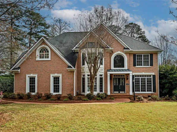 3310 Providence Hills Dr, Matthews, NC 28105