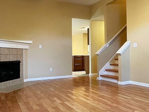 4th image of 907 Stixx Ln