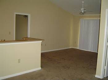 3rd image of 940 Village Trl Unit 6-303