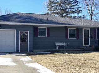 303 L St, Charles City, IA 50616