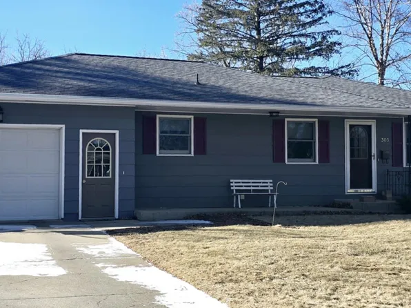 303 L St, Charles City, IA 50616