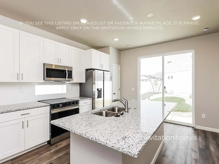 379 E Kanab St — Photo 8