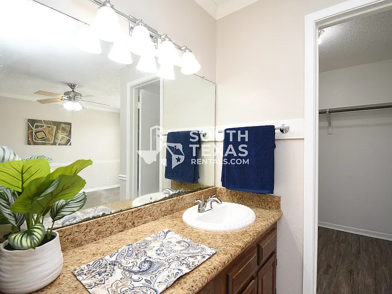 102 Palmwood Dr #G — Photo 8