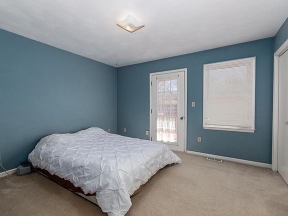 3rd image of 3459 Brookrun Dr NE