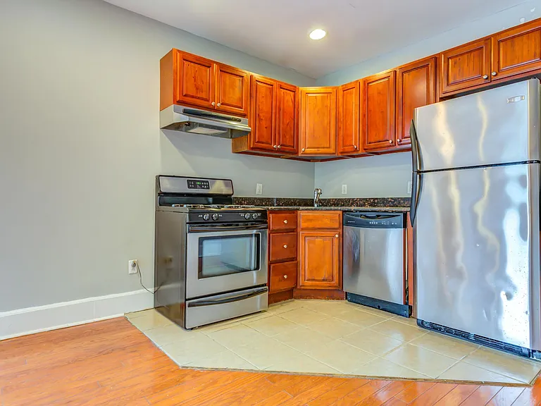 327 N Preston St #2 — Photo 7