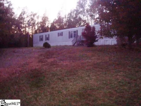 1077 Dean Springs Cir, Belton, SC 29627