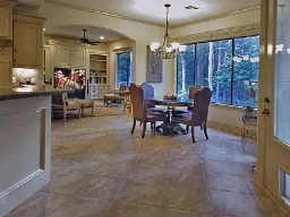 2263 Deer Cove Trl, Kingwood, TX 77339