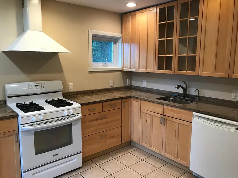299 Lake Dr #1 — Photo 17