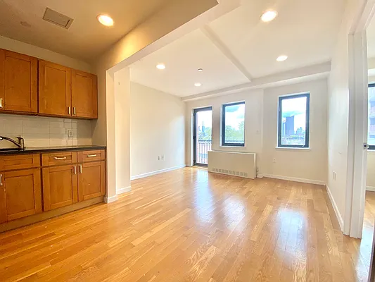 Rented by Astoria Realty | media 2